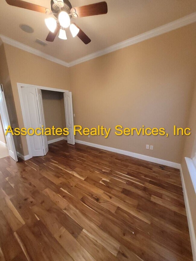 Building Photo - Modern 3BR/2BA Home with Open Concept Livi...