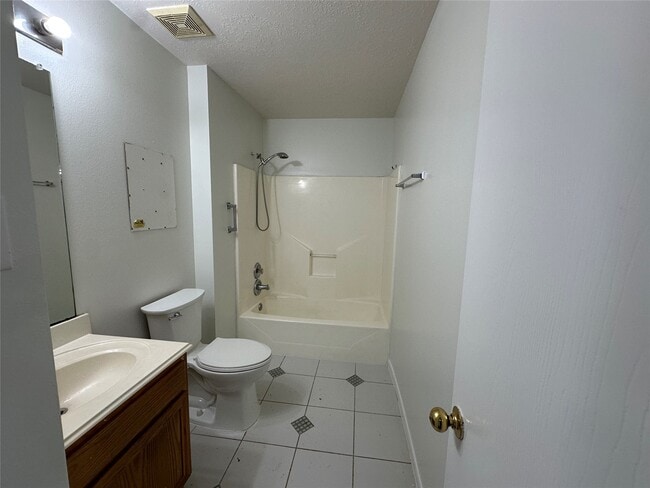 Building Photo - 16030 Clayton Green Dr