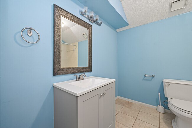 Building Photo - 30207 E Geneva Dr