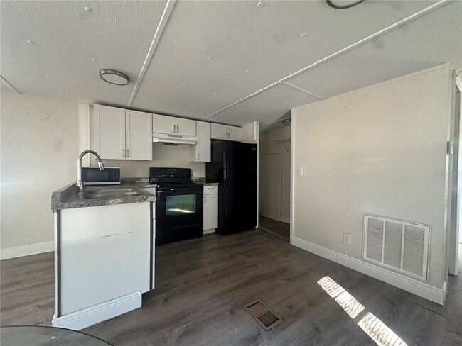 Building Photo - 2674 Chuck Wagon Way