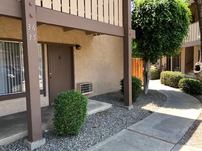 Apartment Entrance - Woodside Garden Apartments