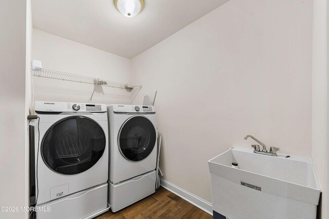 Building Photo - 2 Gonzalez Dr