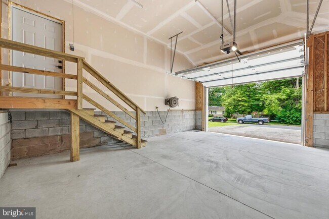 Building Photo - 474 Brightwood Rd