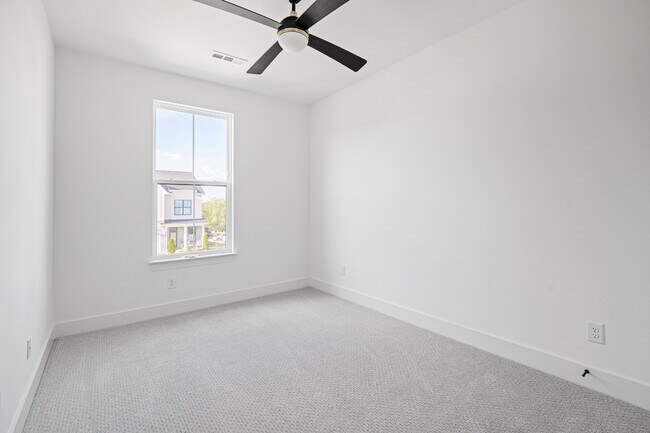 Building Photo - 3065 Inman Dr