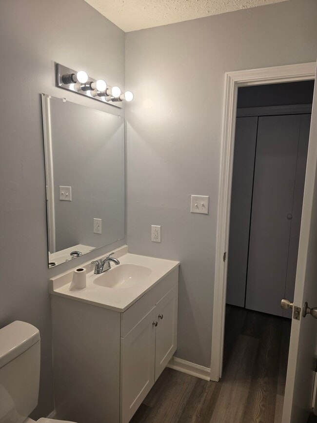 Building Photo - 29 Mustang Ct