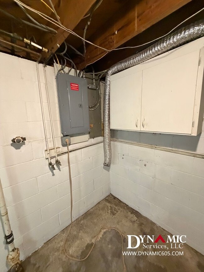 Building Photo - Updated 4+ Bedroom, 2 Bathroom House By Augustana University