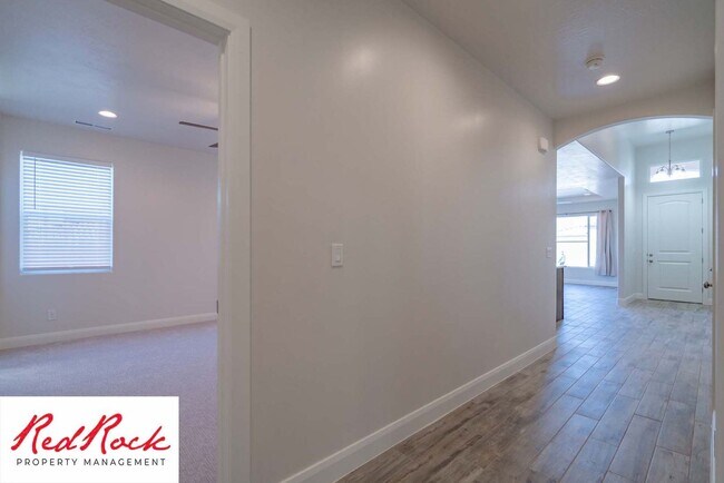 Building Photo - Single Family Home in Hurricane with an attached Casita!