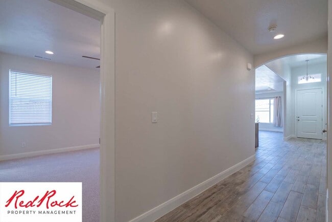 Building Photo - Single-Level Home in Hurricane With an Attached Casita!