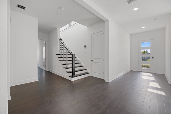 Building Photo - Brand New spacious 4bd/3.5bth Sarasota Hom...