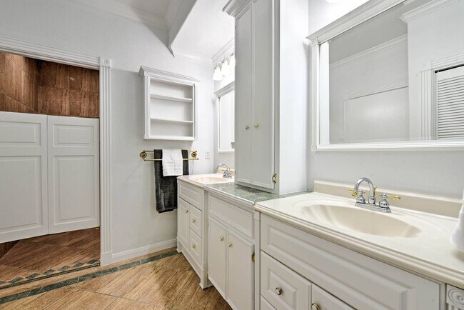 Building Photo - Completely remodeled and furnished Waterfront property!