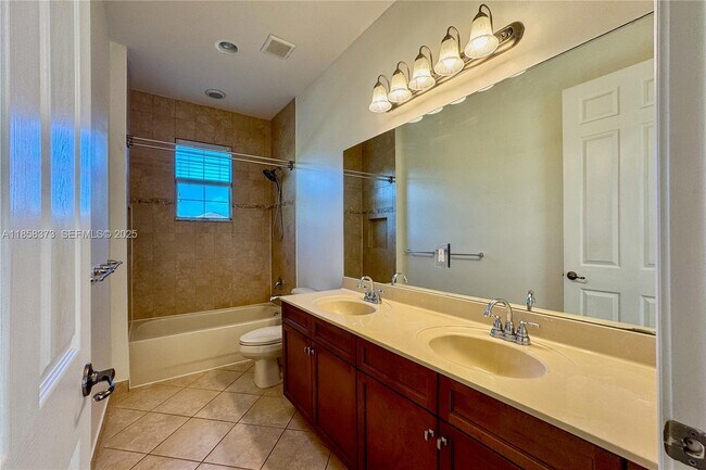 Building Photo - 11894 Fox Hill Cir