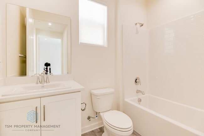 Building Photo - 16076 Jaegar Ln