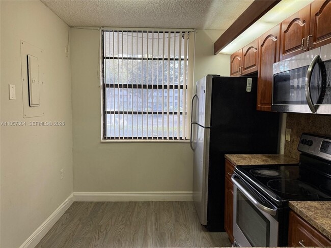 Building Photo - 1705 Whitehall Dr