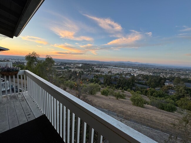 Building Photo - Rent Today!! Stunning 3-Bedroom Condo with Unbeatable Views!
