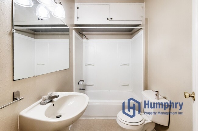 Building Photo - Boise 809Sqft Cute historical home near Veteran's Memorial Park