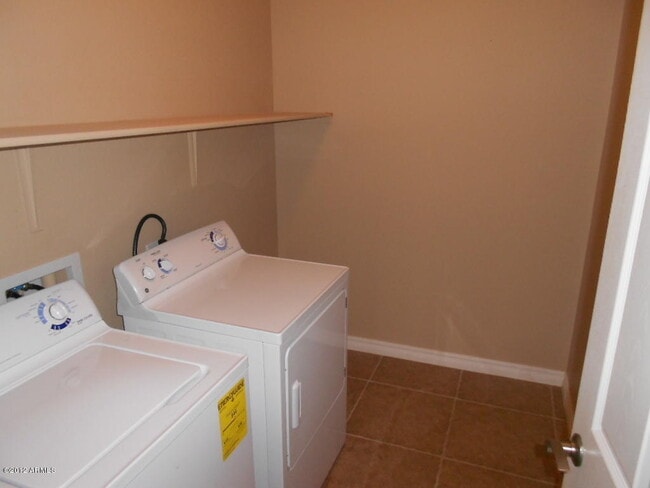 Building Photo - 2751 E Ficus Way