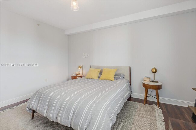 Building Photo - 1250 S Miami Ave