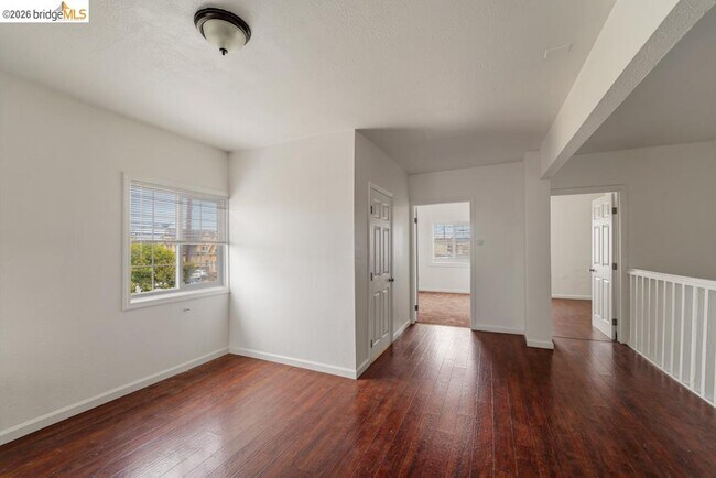 Building Photo - 402 Bissell Ave