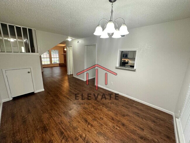 Building Photo - 1305 Lovell Dr