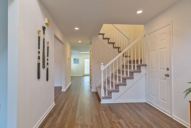 Building Photo - 3-Bedroom Home in Hillcrest Farms on Corne...