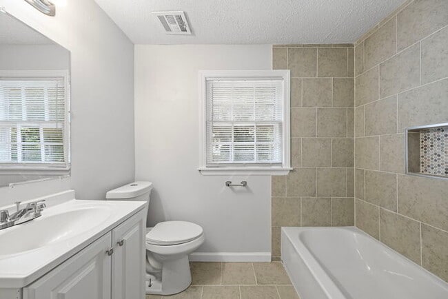 Building Photo - Gorgeous home in Whitehaven/ Section 8 Wel...