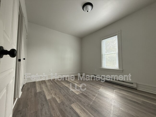 Primary Photo - 736 E King St