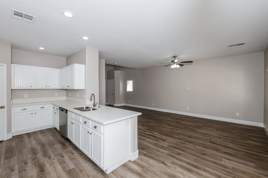 Building Photo - 1743 Dark Wolf Ave