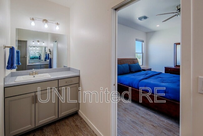 Building Photo - 7756 Sierra Vista Dr