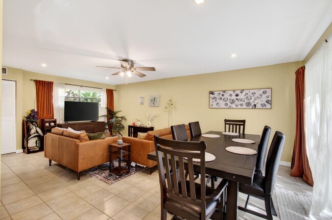 Building Photo - 149 NW 70th St