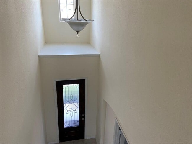 Building Photo - 21320 Hines Ln