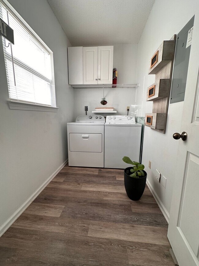 Building Photo - 50% OFF FIRST MONTHS RENT---- Condo in Miramar Beach