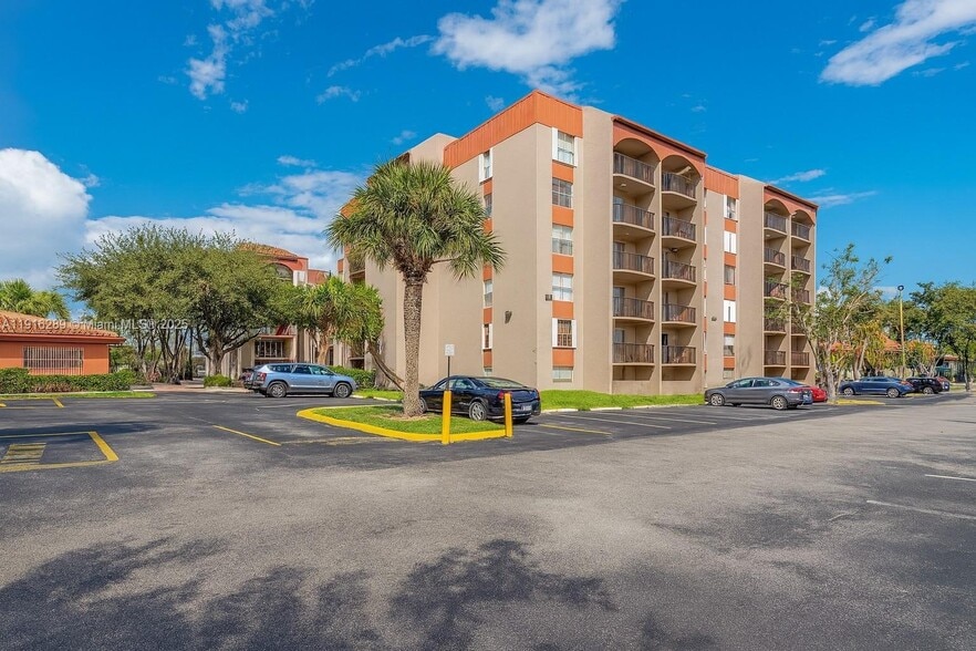 Primary Photo - 5201 NW 7th St