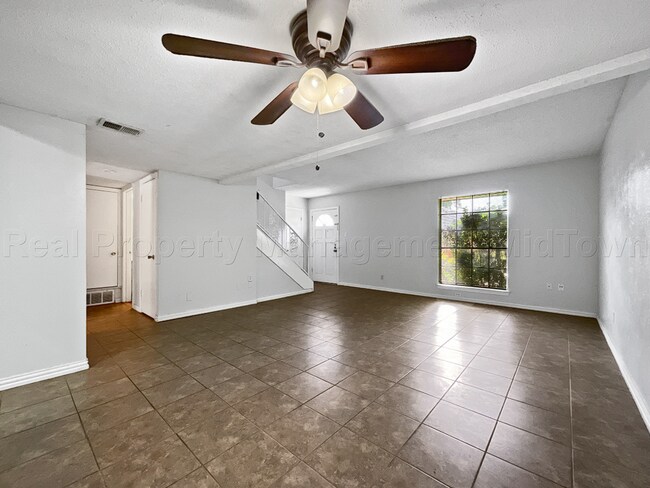 Building Photo - Charming Home in North Arlington