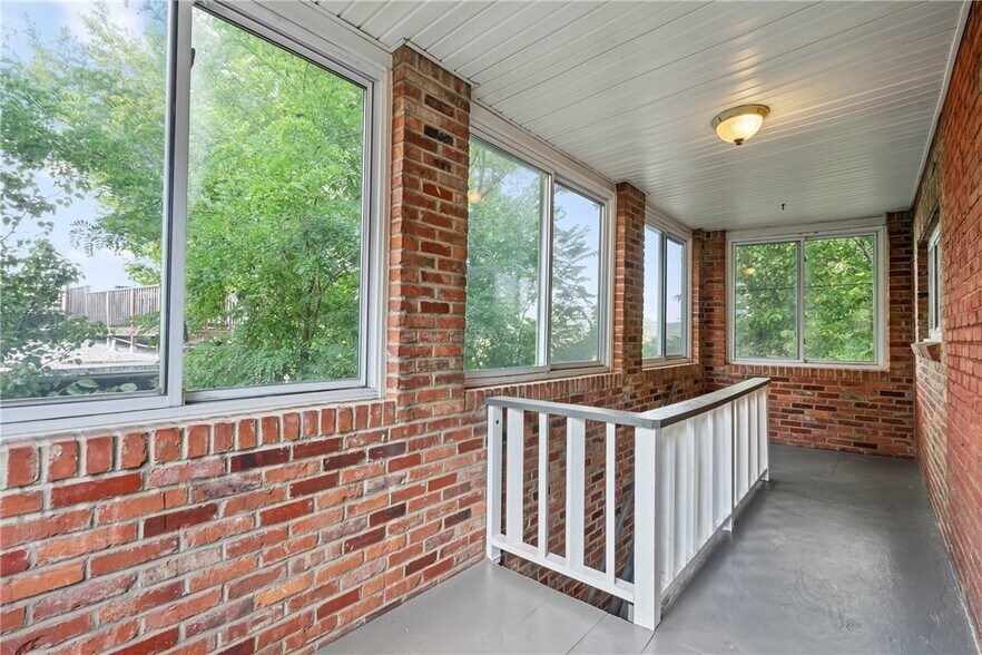 Building Photo - 6026 Sawyer St