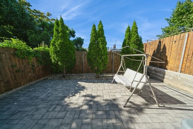 Building Photo - 225 Columbia Ave