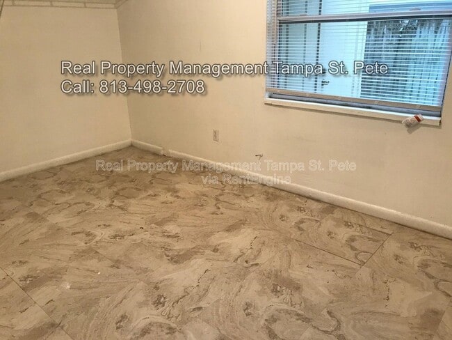 Building Photo - 8404 N Mulberry St