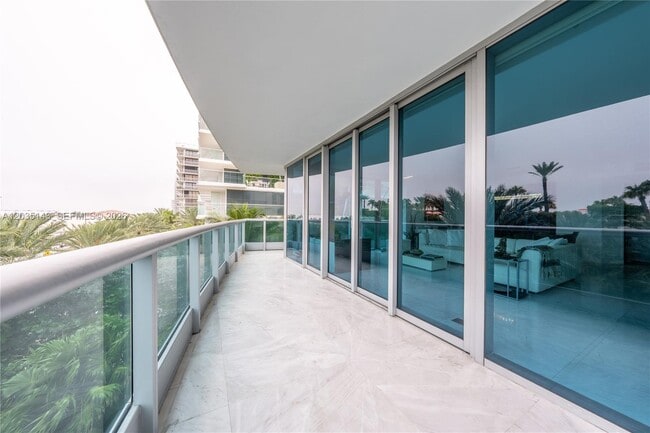 Building Photo - 9401 Collins Ave