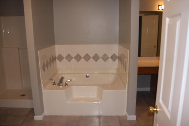 Building Photo - 2939 Stonecrest Ln