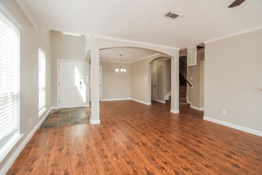 Building Photo - 3619 Windmill Village Dr