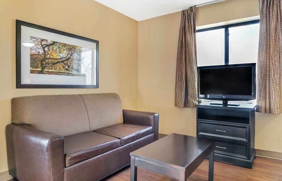 Building Photo - Furnished Studio-Detroit - Ann Arbor - University South