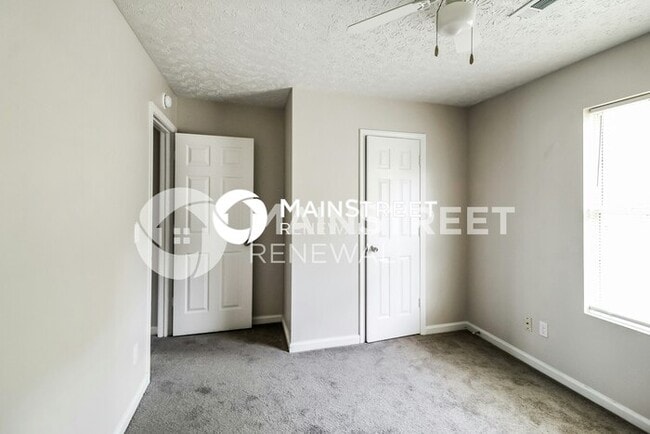 Building Photo - 4 Bedroom Pet-Friendly Home in Riverdale, ...
