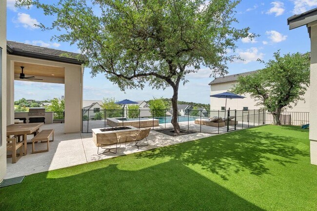 Building Photo - 703 Serene Estates Dr