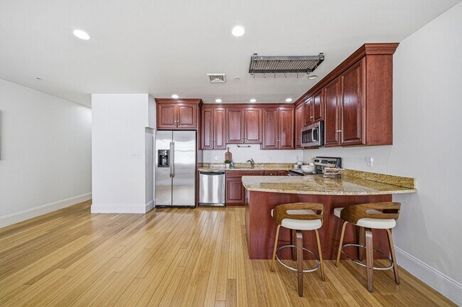 Building Photo - 55 Temple Pl