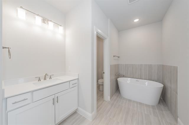 Building Photo - 241 Gardenia Dr