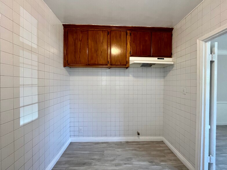 Building Photo - 1807 S Redondo Blvd