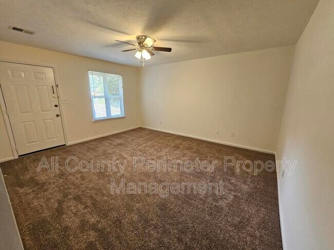 Building Photo - 2460 Washington St