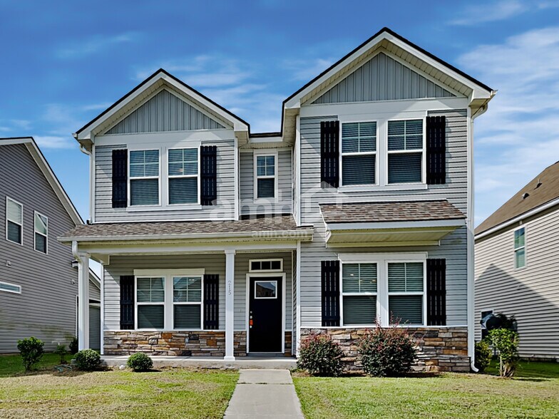 Primary Photo - 215 Dogwood Cir
