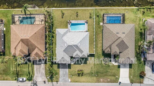 Building Photo - 318 SE 15th Terrace