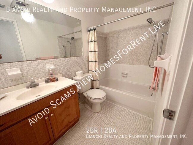 Building Photo - 1819 Shore Dr S