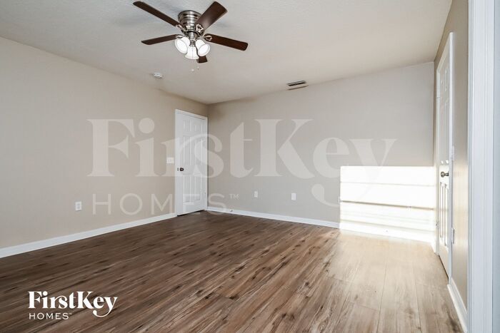 Building Photo - 7610 S Sherrill St